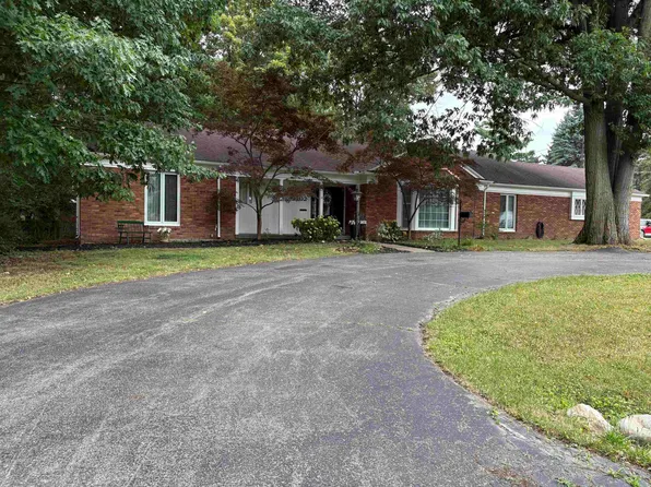 1402 Woodslea Dr, Flint, MI 48507