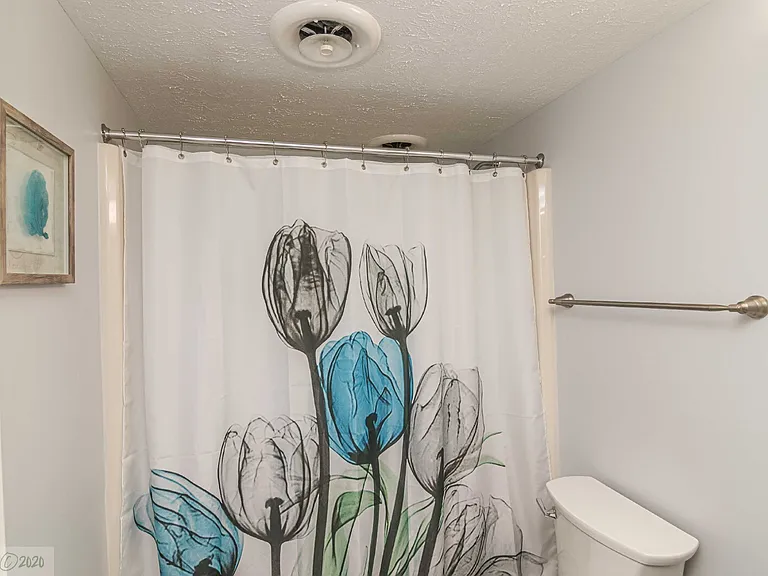 101 E Lockhaven Dr #C — Photo 18