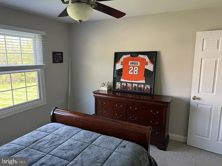 88 Granville Way — Photo 35