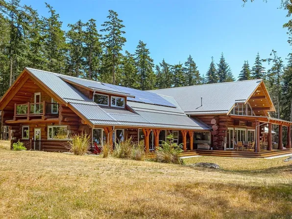 141 Mapleleaf Ln, Sidney Island, BC V0N 2G0