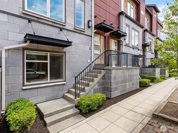 966 6th Avenue NE, Issaquah, WA 98029