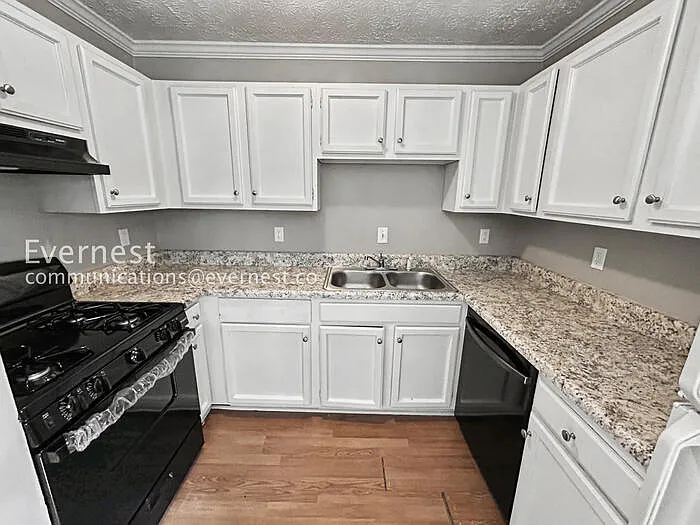 4256 Worth St — Photo 6