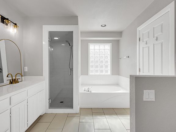 5th image of 3609 Springmont Dr