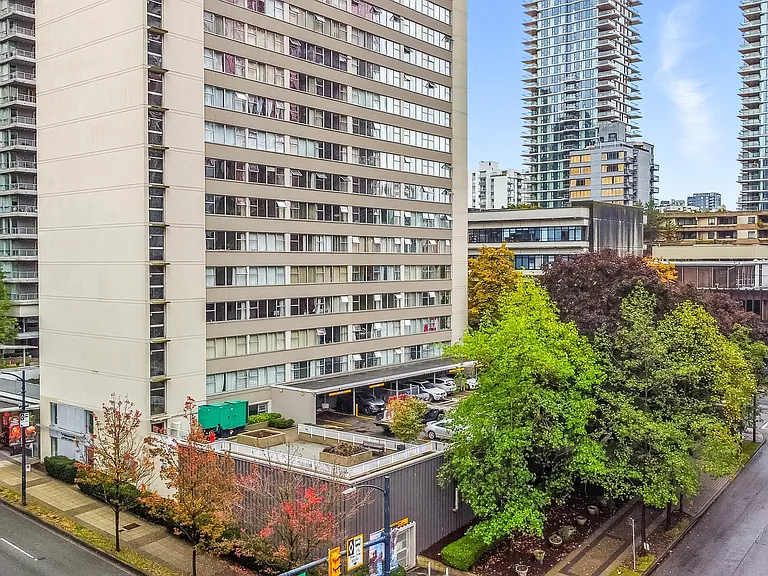1450 Georgia St W — Photo 4