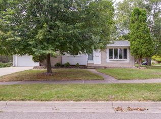 1619 Gay Ln, Lansing, MI 48912