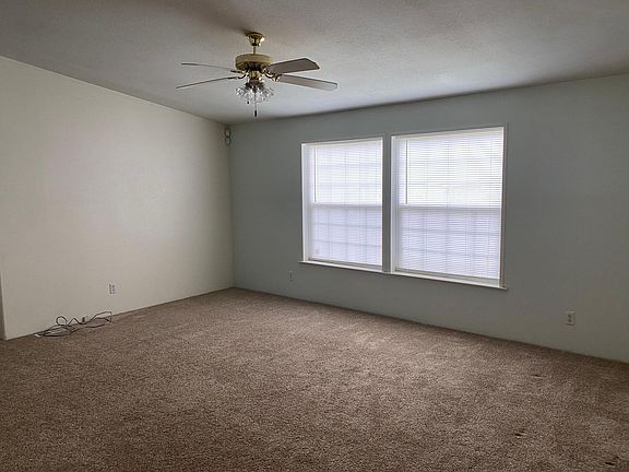 3rd image of 12908 Prairie Cir E