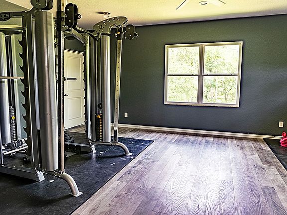 5th image of 1010 Royal Lakes Manor Blvd