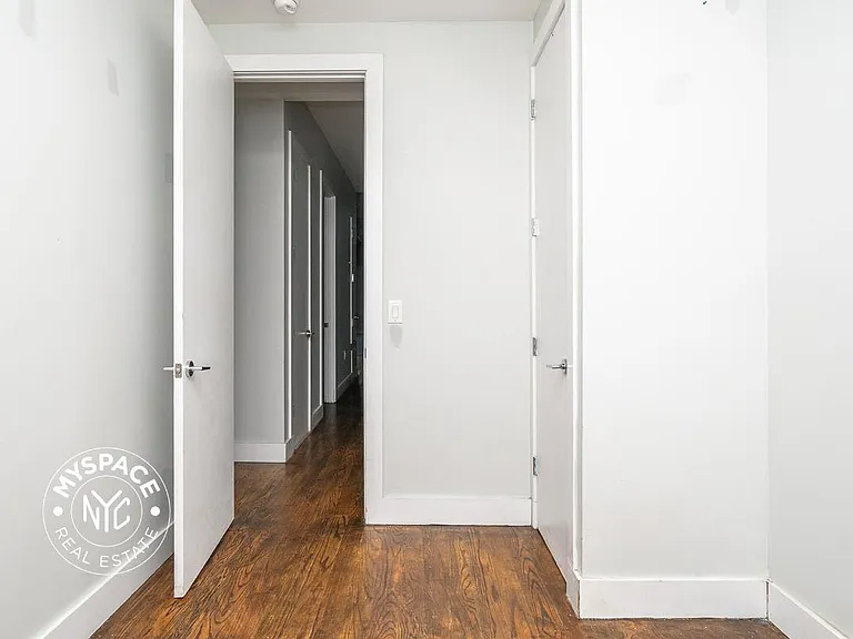 1719 Gates Ave #2R — Photo 15