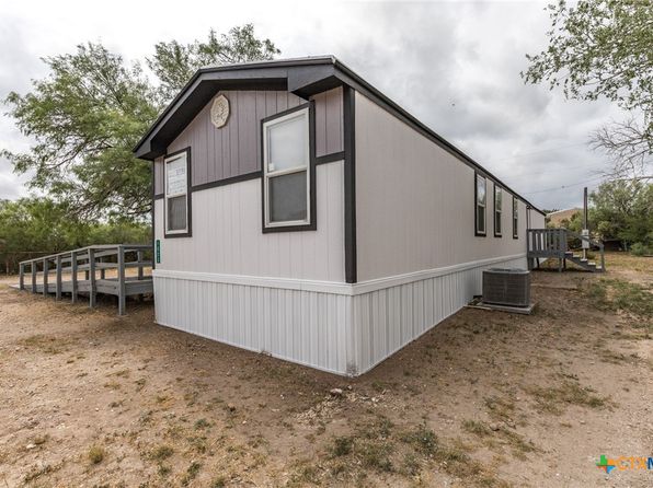 1023 Humble St, Freer, TX 78357