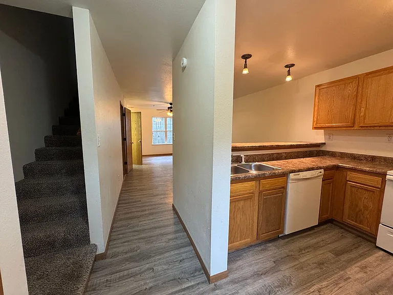 700 Hillside Rd — Photo 24