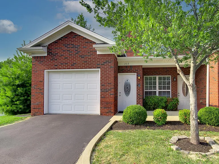 203 S Dorsey Ln #203 — Photo 1
