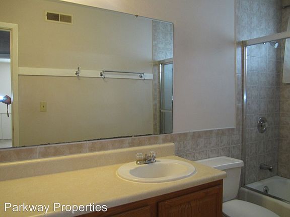 5th image of 2328 Murphy Dr APT 3