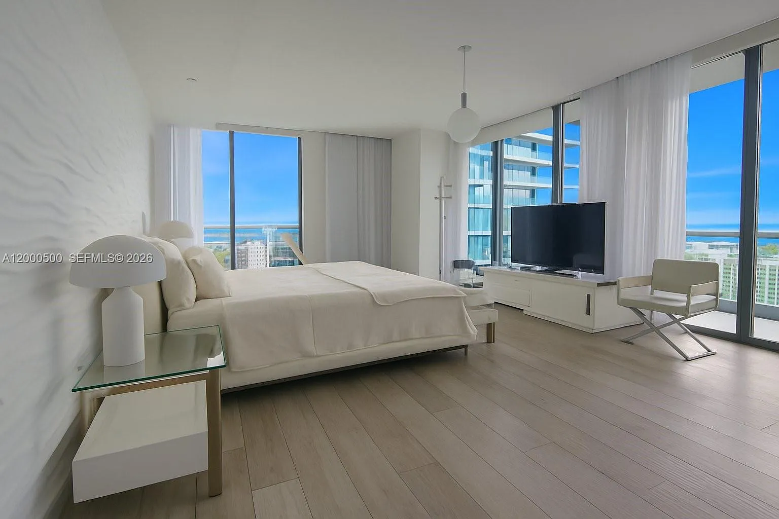 Gran Paraiso Condo — Photo 2