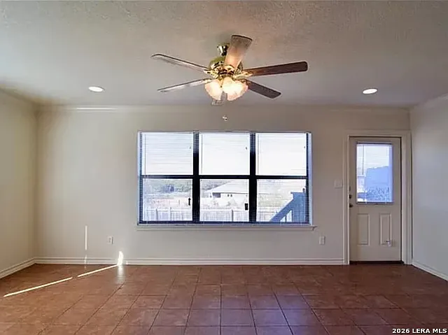 3 bed, 2.5 bath, 1456 sqft, $1,600 — Photo 3