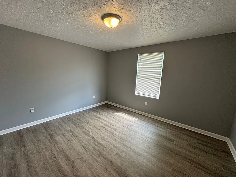 1122 S Sheffield Ave — Photo 20