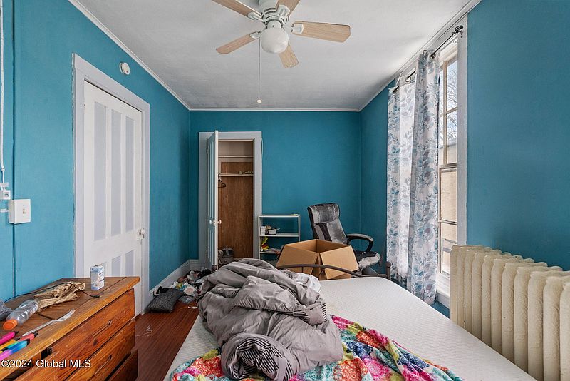 5th image of 886 River Street