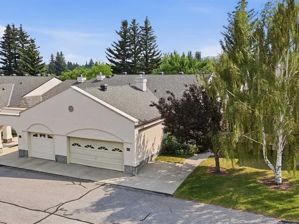 30 N Sandarac Cir NW, Calgary, AB T3K 3G7