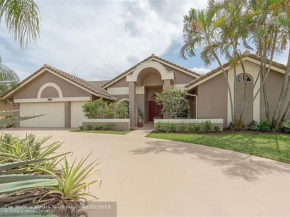 3rd image of 9678 N Springs Way