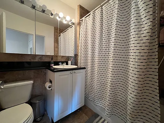 Rented by AZ REALTY NYC LLC | media 32