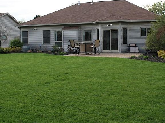 5th image of 260 Augusta Dr