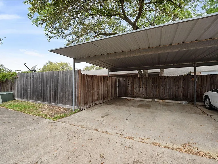 11805 Southlake Dr — Photo 23
