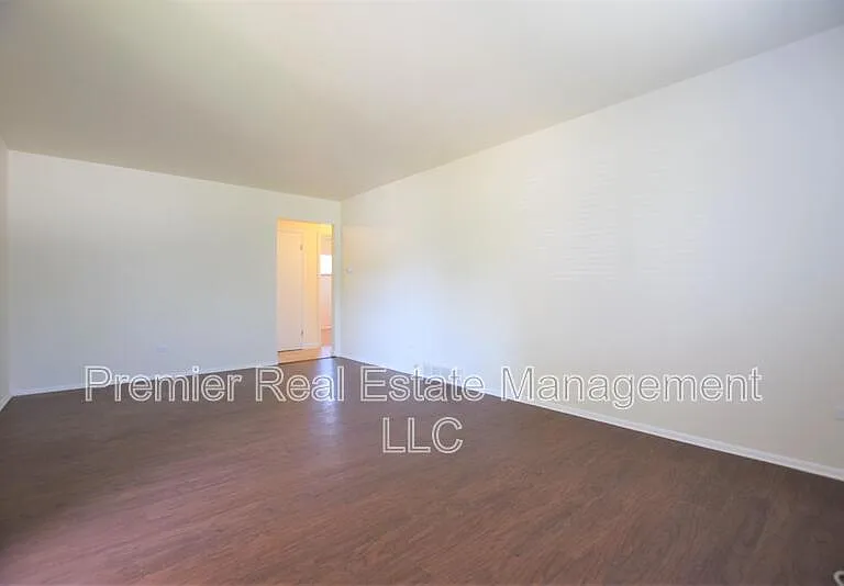 1885 S Clermont St — Photo 12
