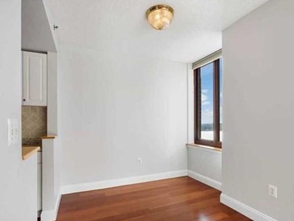 3rd image of 100 Old Palisade Rd APT 2010