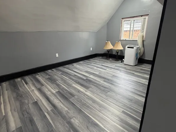 108 E 12th Ave APT 3, Homestead, PA 15120