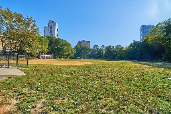 Rented by Keller Williams NYC | media 24