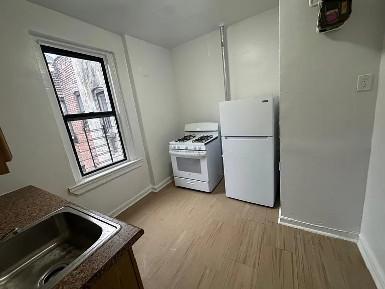 2315 Crotona Ave #5C — Photo 3
