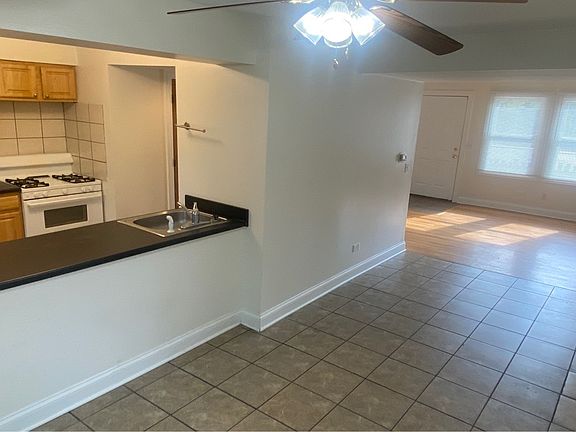 2nd image of 604 Grand Ave