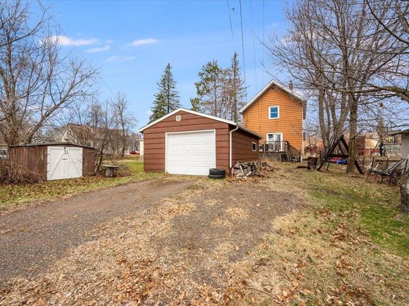 8 4th St, Proctor, MN 55810