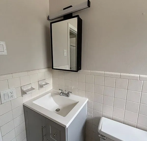 725 SE 23rd St #2 — Photo 6
