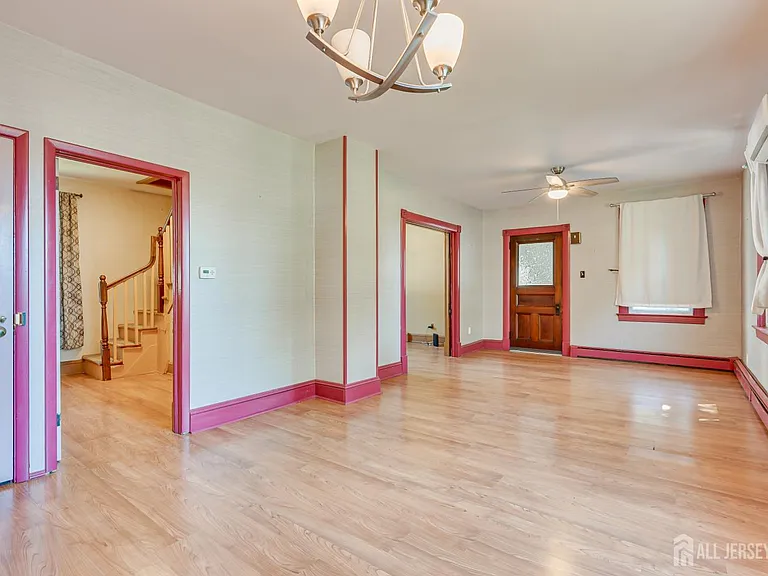 10 Jeff St — Photo 19