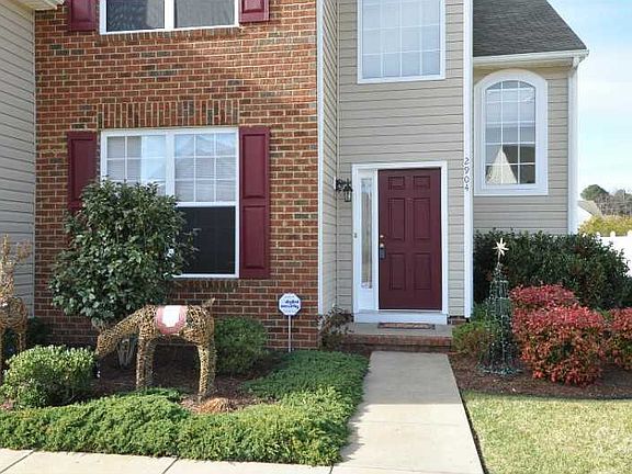2nd image of 2904 Sir Thomas Dr