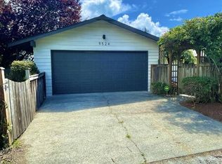 9524 15th Ave NE, Seattle, WA 98115