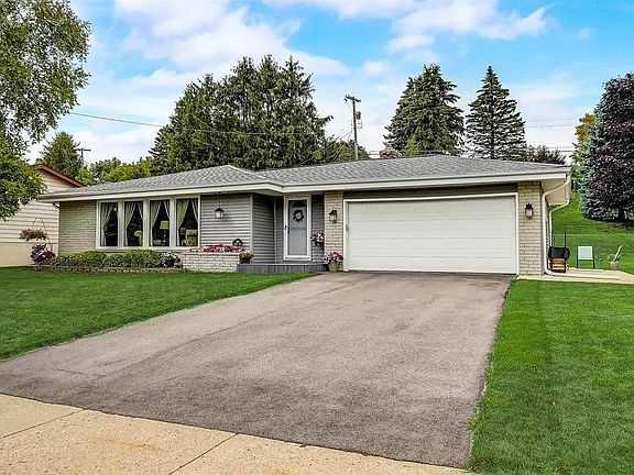2nd image of 409 Highland Dr