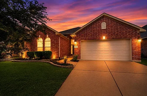 21610 Avalon Queen Dr Photo 1 21610 Avalon Queen Dr Photo 1