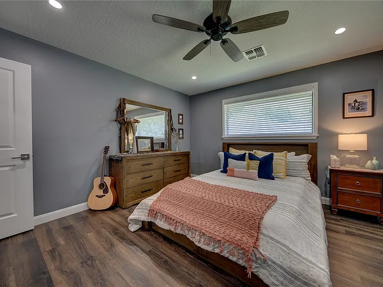 1600 Pecan St — Photo 27