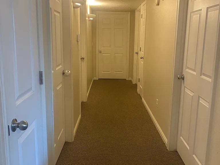 1606 Westbury Way #B — Photo 9