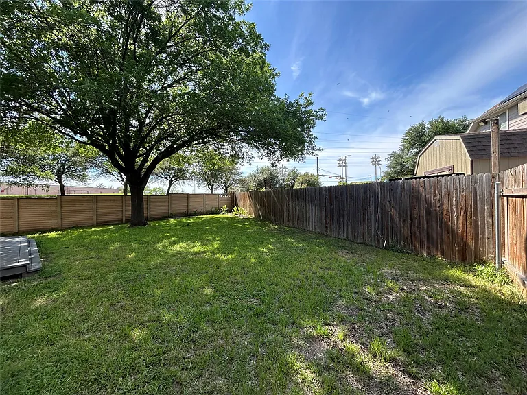 1745 Dapplegrey Ln — Photo 33