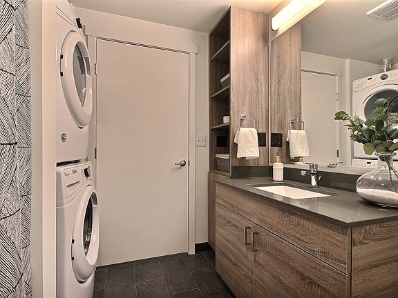 Crew Apartments Apartment Home Washer and Dryer