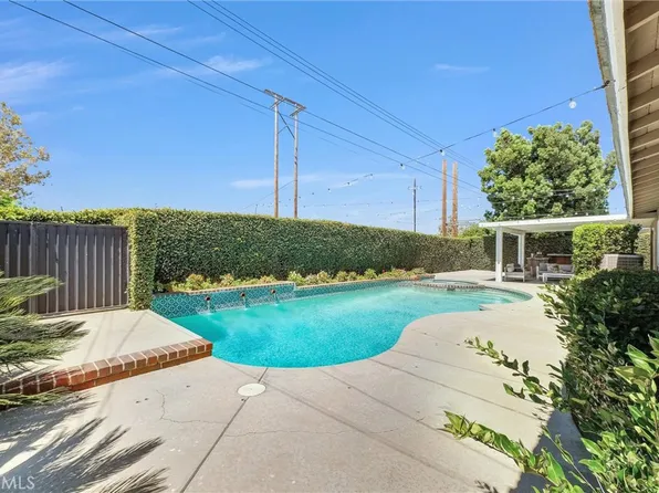 1517 E Riverview Ave, Orange, CA 92865