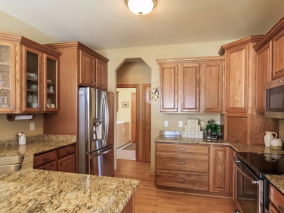 5th image of N12W29105 Creekside Ct
