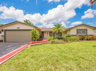 4801 Arthur St, Hollywood, FL 33021