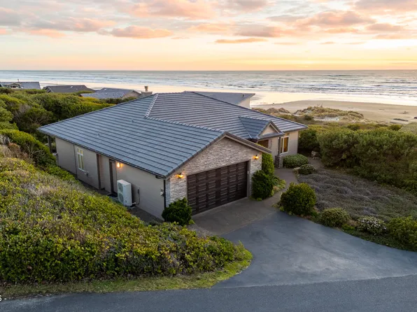 4271 NW Hidden Lake Loop, Waldport, OR 97394