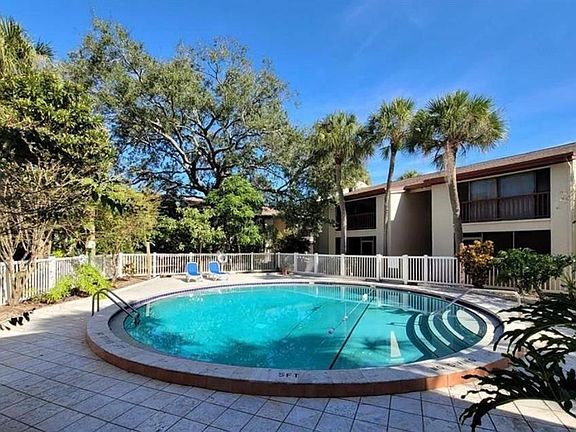 5th image of 3850 N LAKE DRIVE #140