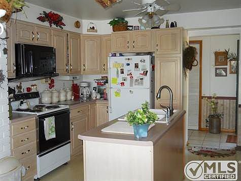 3rd image of 171 Snedeker Ln
