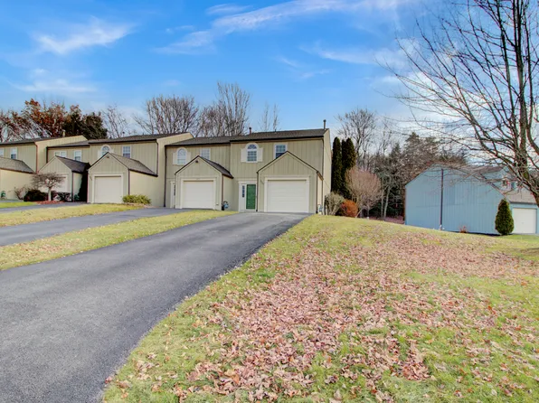 501 Brandywine Dr, Cranberry Township, PA 16066