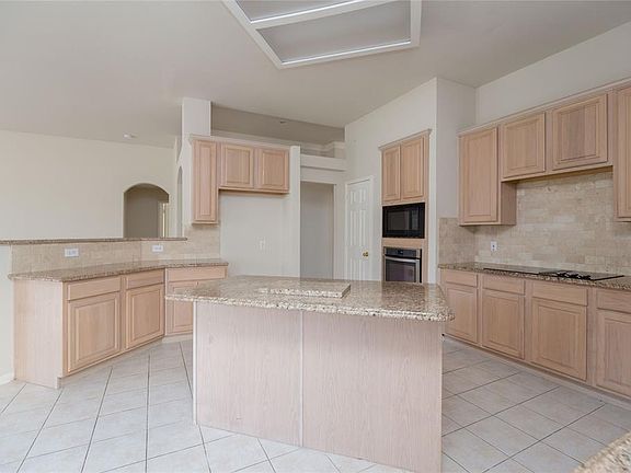 5th image of 3012 Buena Vista Dr